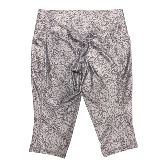 Athleta Salutation Stash Pocket II Printed Capri Plus Size 2XL Tempest‎ Violet - Picture 9 of 10